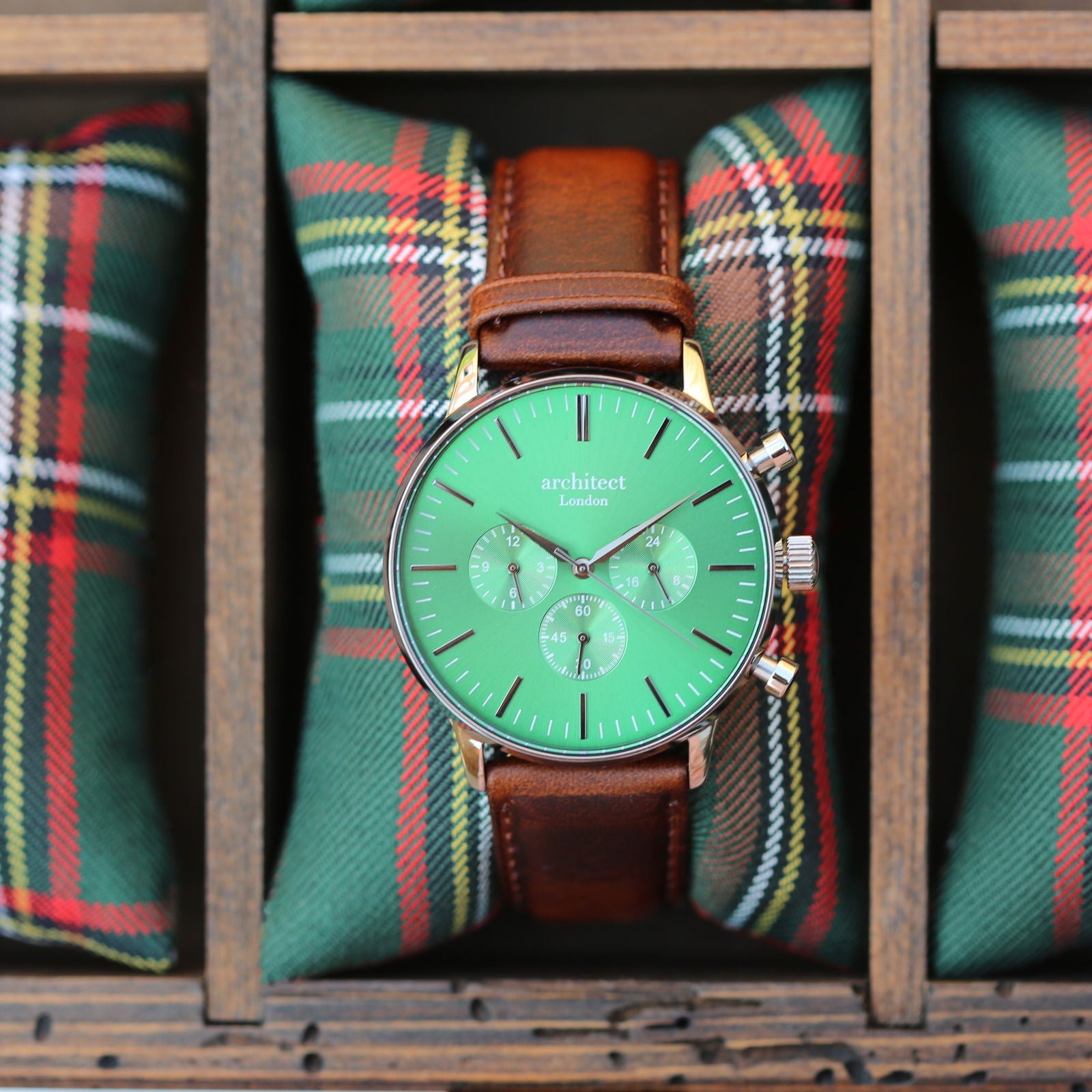 Men's Architect Personalized Watch In Envy Green & Walnut - Lovesakes