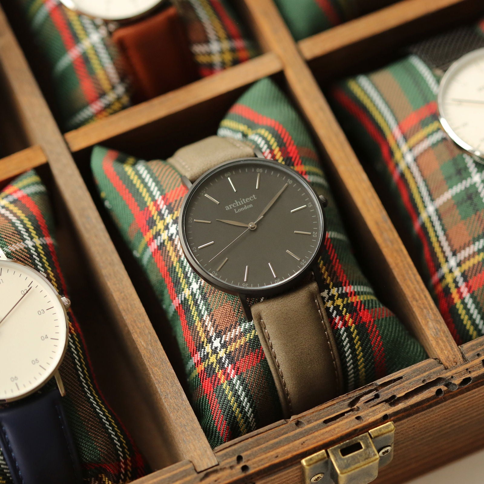 Men's Minimalist Engraved Watch In Urban Grey - Lovesakes