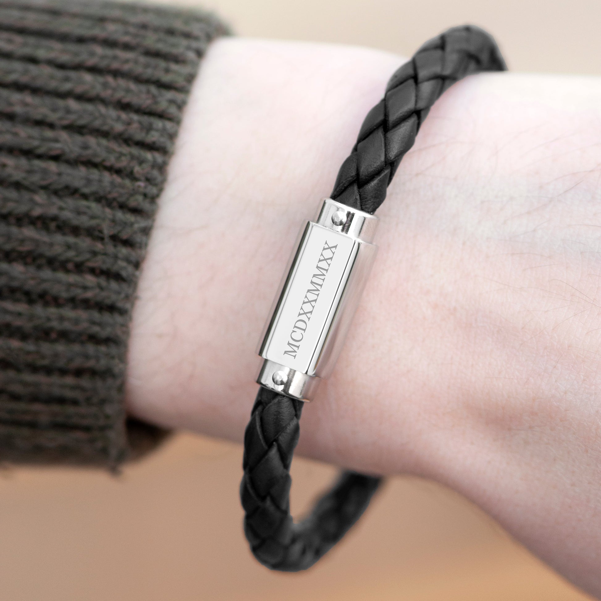 Personalized Men's Roman Numerals Luxury Black Leather Bracelet - Lovesakes