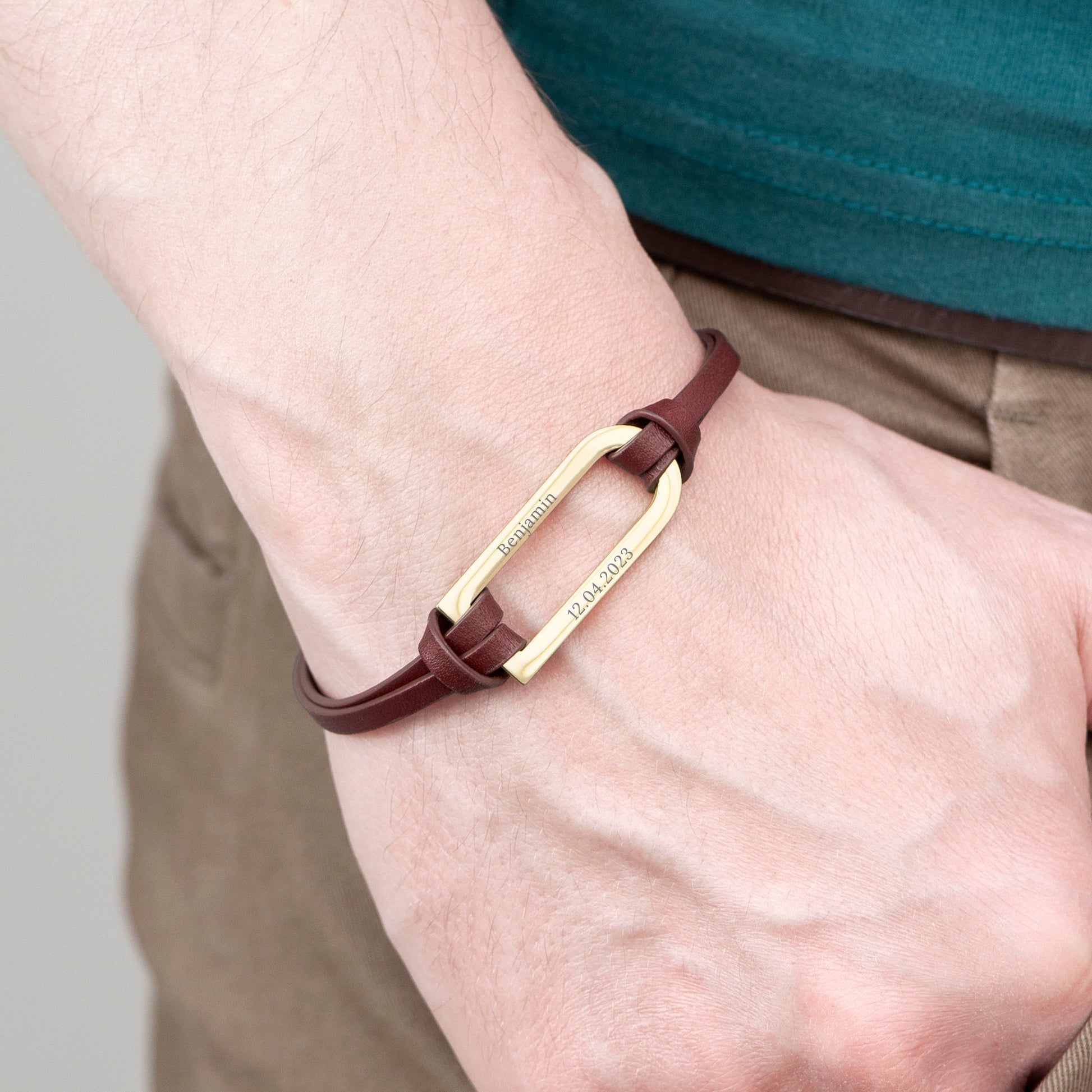 Personalized Men's Shoreditch Gold Bar Brown Leather Bracelet - Lovesakes