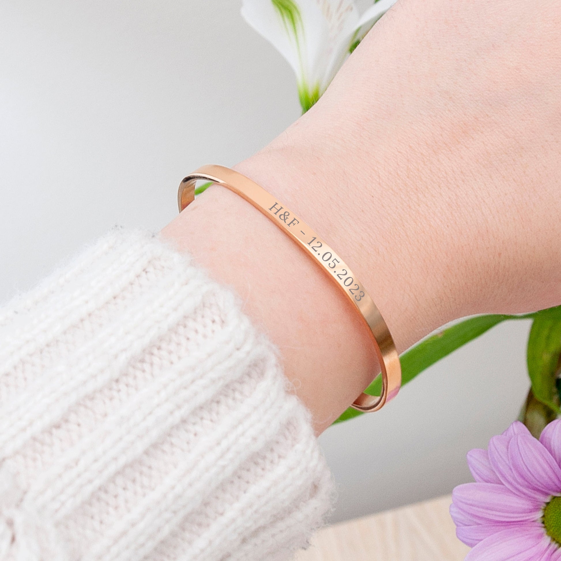 Personalized Rose Gold Affirmation Bangle Bracelet - Lovesakes