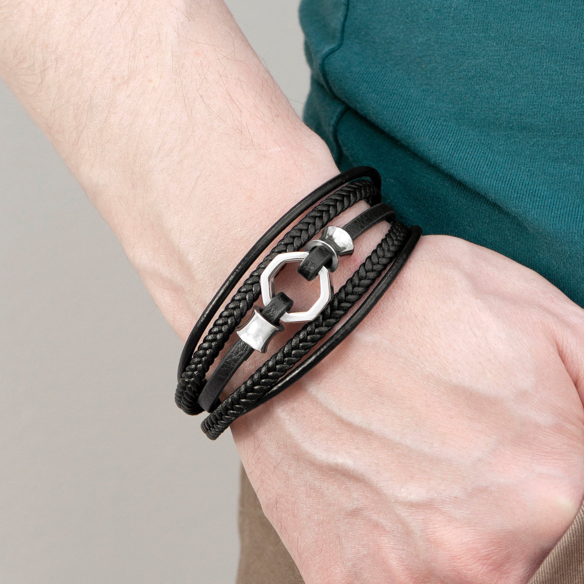 Personalized Men's Mayfair Leather Bracelet in Silver - Lovesakes