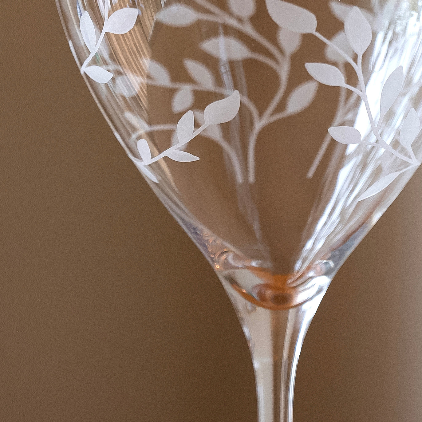 wine glass with leaf patterns-personalized