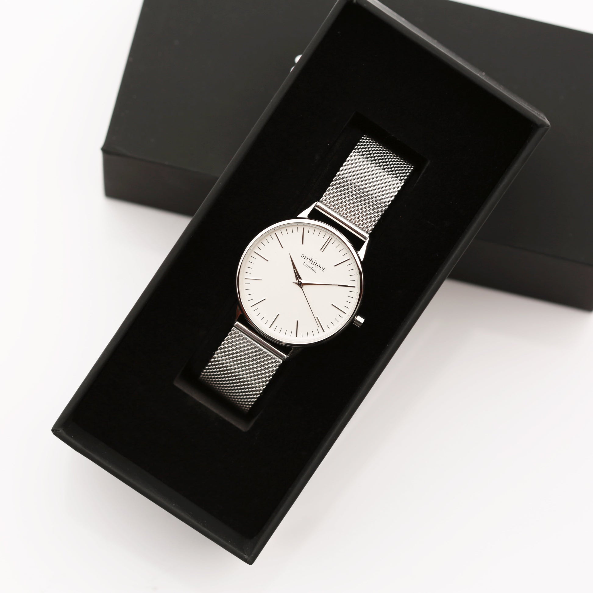 Ladies Minimalist Silver Mesh Watch – Handwriting Engraved  Ladies' Watches Deeply Engraved