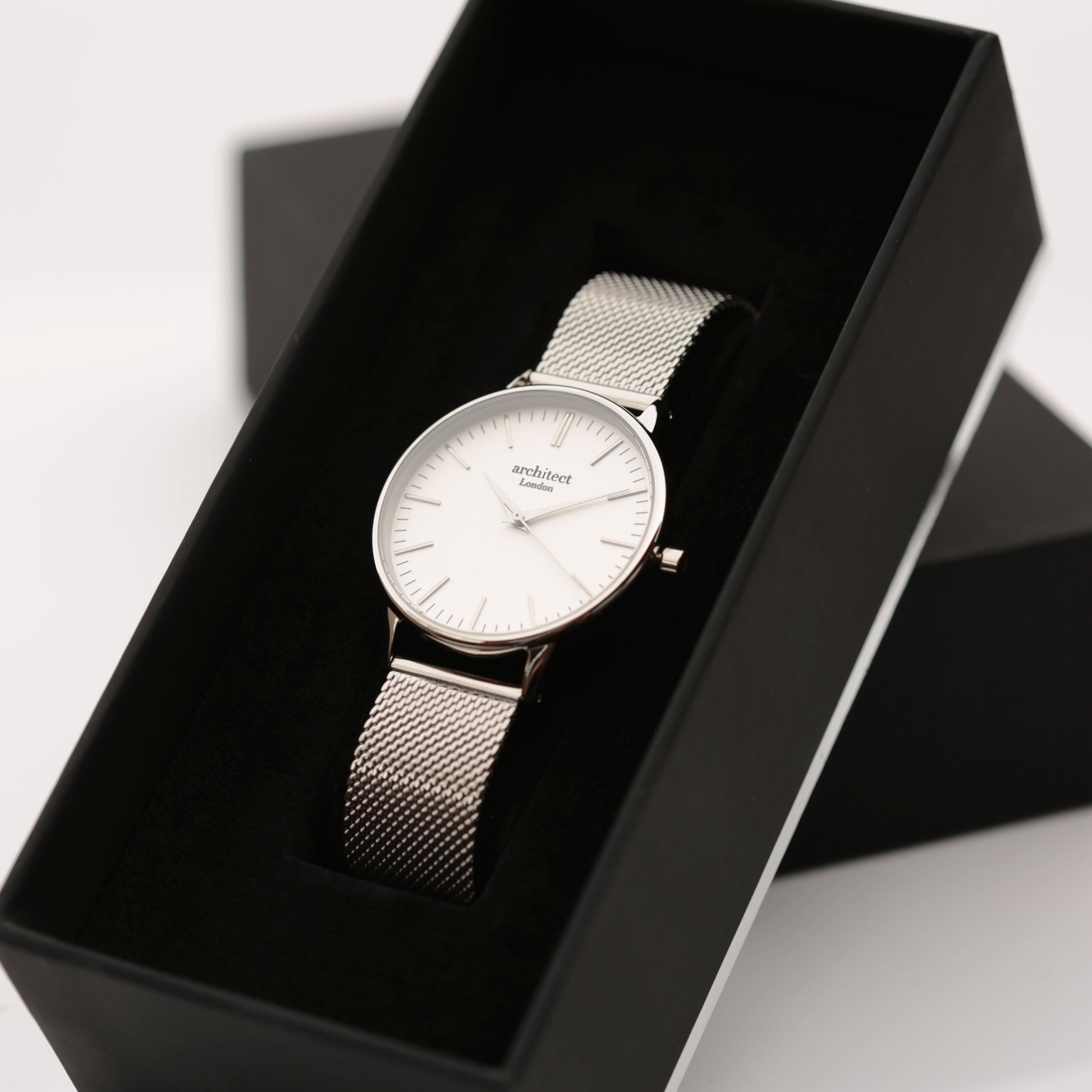 Ladies Minimalist Silver Mesh Watch – Handwriting Engraved  Ladies' Watches Deeply Engraved