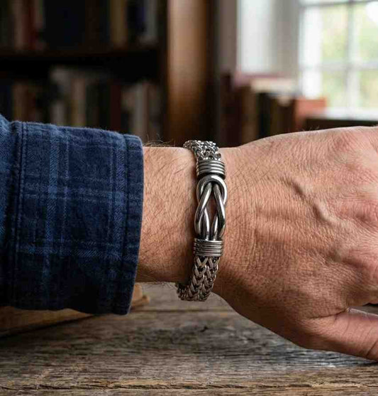 personalized-infinity-knot-bracelet-for-men
