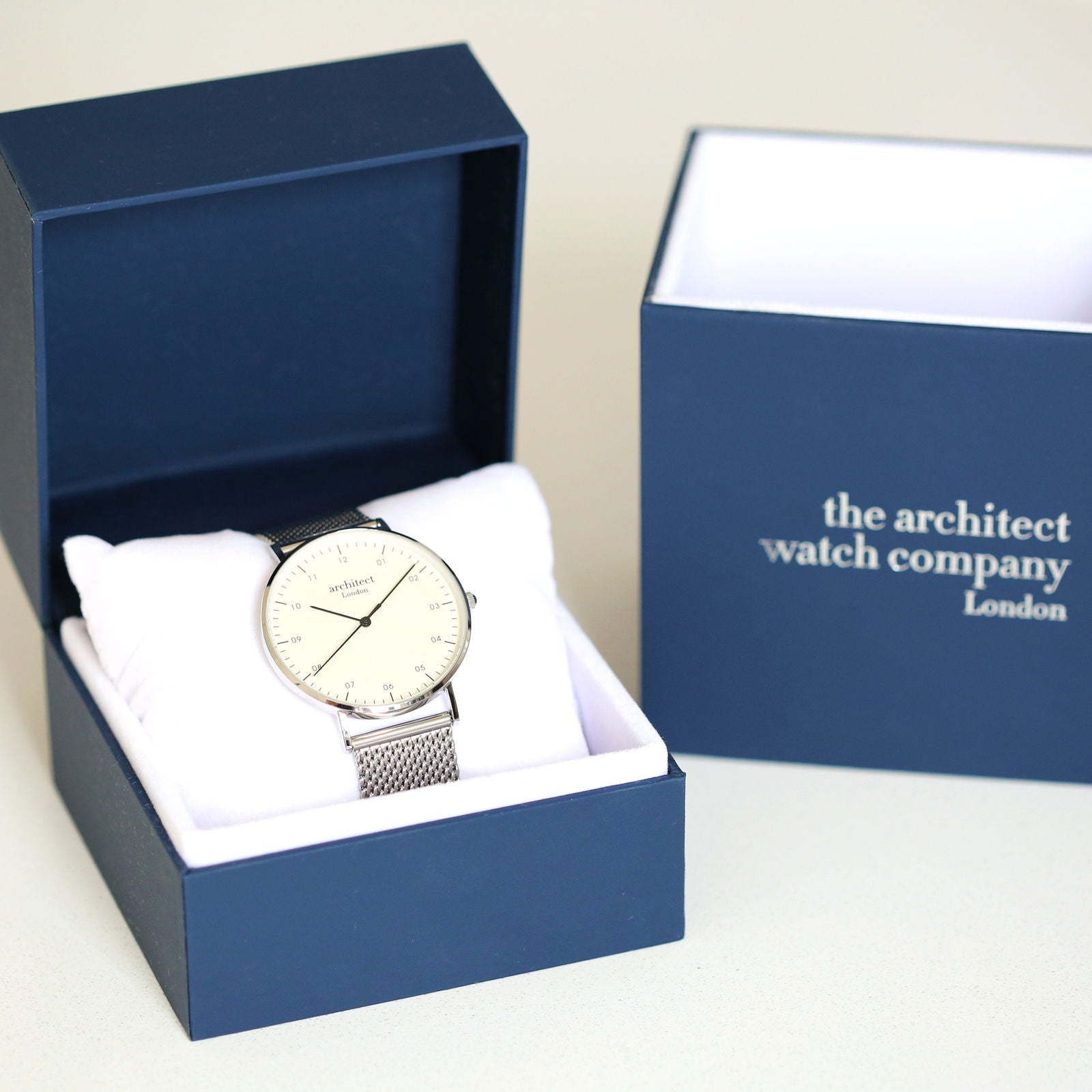 Minimalist Handwriting Engraved Watch – Silver Mesh Strap  Men's Watches Deeply Engraved