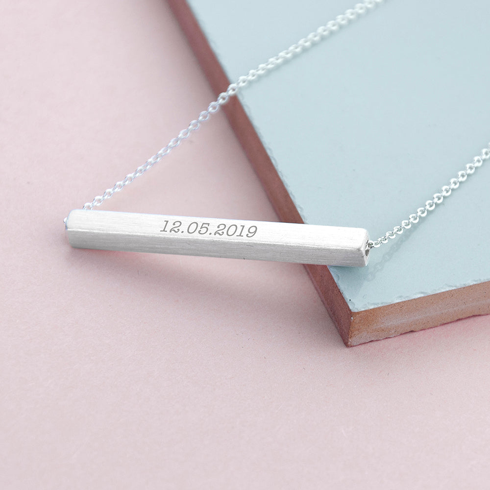 Personalized Horizontal Bar Necklace - Lovesakes