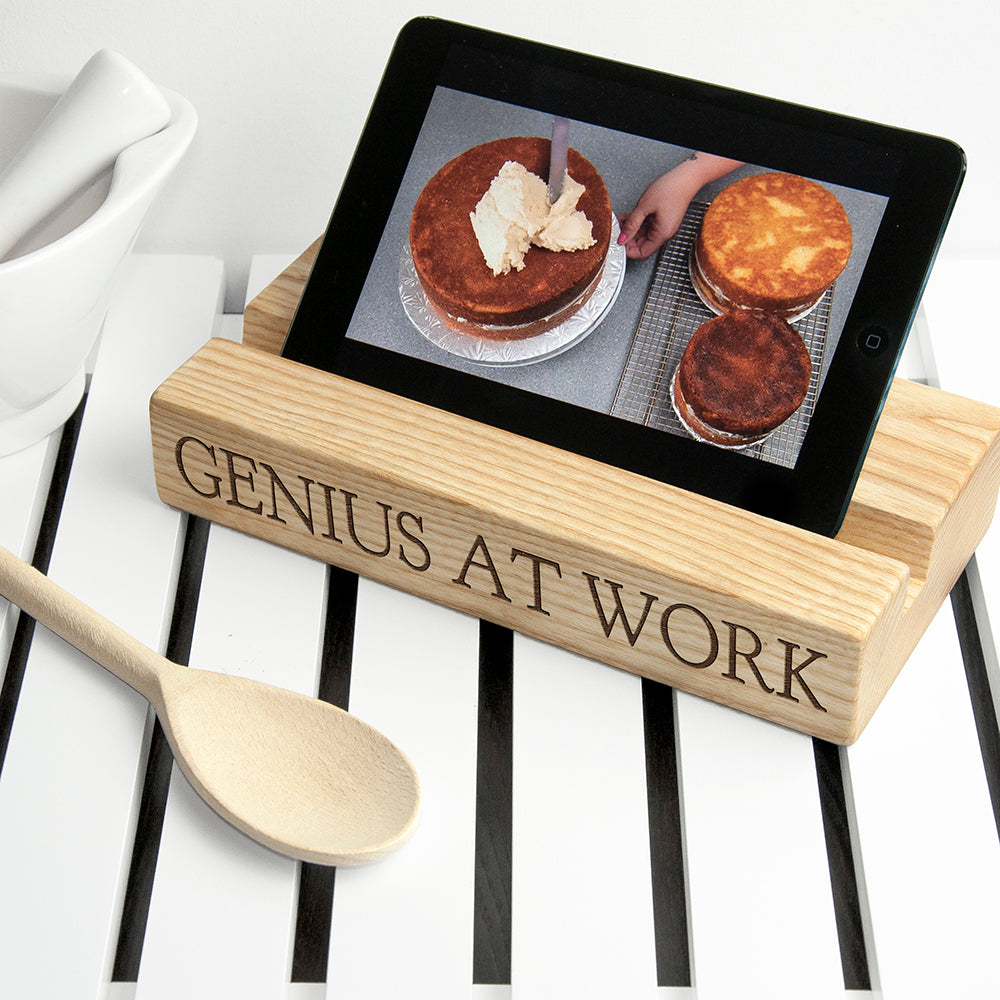 Personalised Oak Single Tablet Holder - Lovesakes