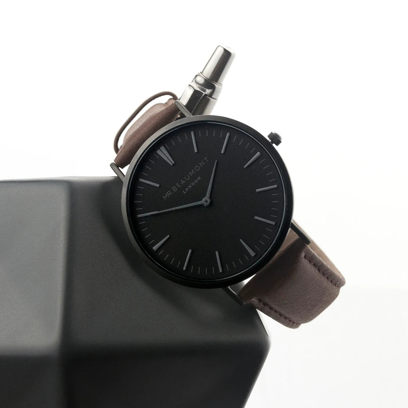 Personalized Men’s Modern Vintage Watch – Black Dial  Men's Watches Deeply Engraved